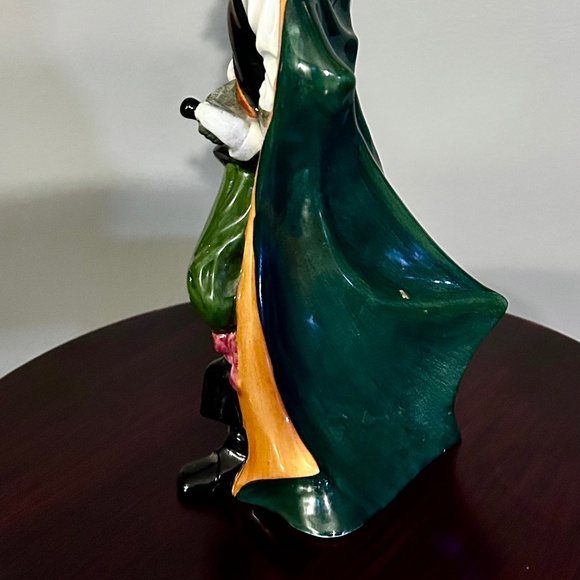 Royal Doulton Drummer Boy and Cavalier figurines! - Picture 6 of 13